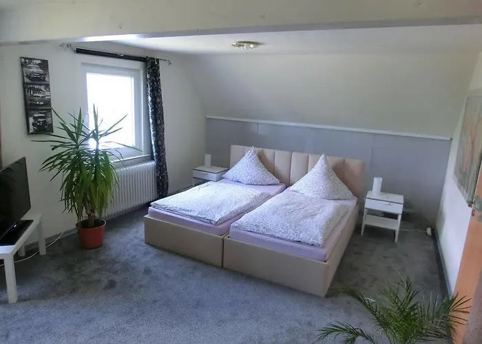 Garni Zum Adenauer Forst Konukevi