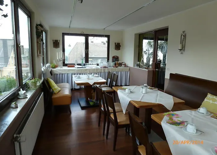 Garni Zum Adenauer Forst Konukevi Wimbach