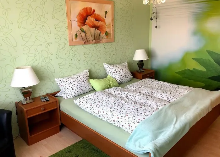 Garni Zum Adenauer Forst Konukevi