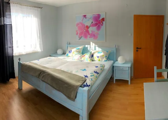 Garni Zum Adenauer Forst Konukevi 3*