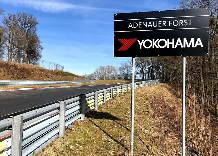 Konukevi Garni Zum Adenauer Forst 3*